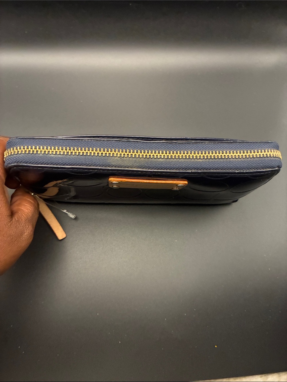 kate spade Navy Patent Zip Wallet with Tan Accent EUC Just needs to be wiped - Picture 4 of 16
